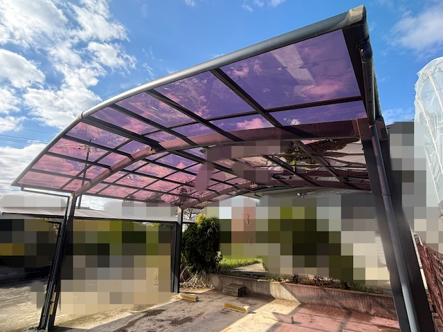 小山市でポリカーボネート2㎜厚ブラウン色に張り替えたカーポート屋根