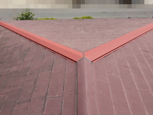 棟板金交換工事完了後の小山市の三つ又板金部