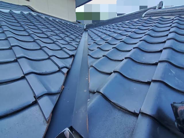 栃木市　雨漏りした谷板金を交換　施工後の写真