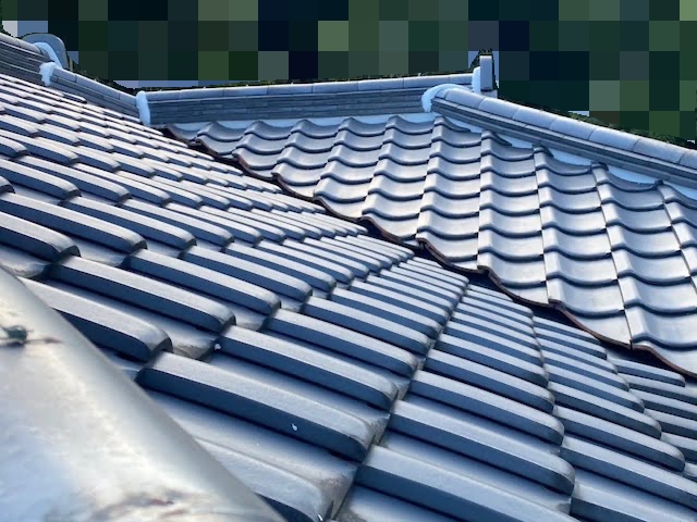 栃木市　瓦屋根の棟漆喰を補修　施工後の写真