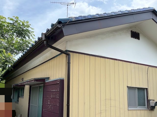 栃木市　木製破風板にガルバリウム板金巻き　施工後の写真