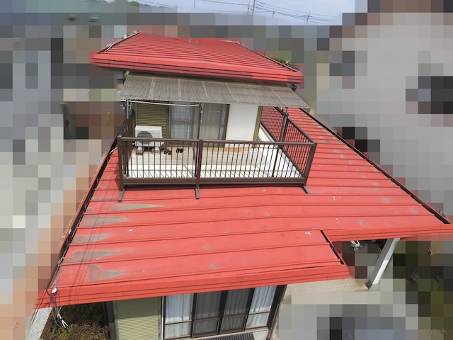 葺き替え工事前の小山市の瓦棒トタン屋根