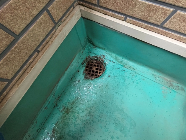 下野市のベランダのウレタン防水工事施工前のビフォー写真