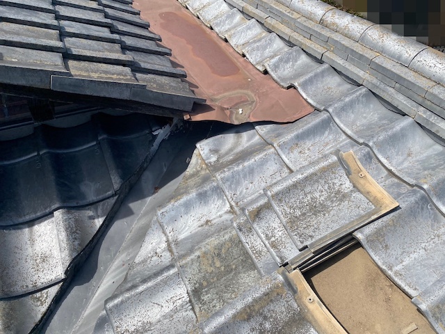 下野市で雨漏りが発生した陸屋根板金と谷板金