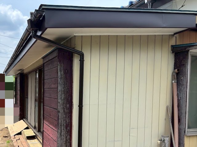 栃木市　木製破風板にガルバリウム板金巻き　施工後の写真