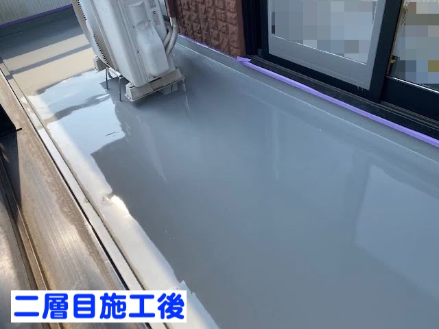 小山市　築30年のベランダ防水工事　ウレタン防水材サラセーヌ二層目施工後の写真