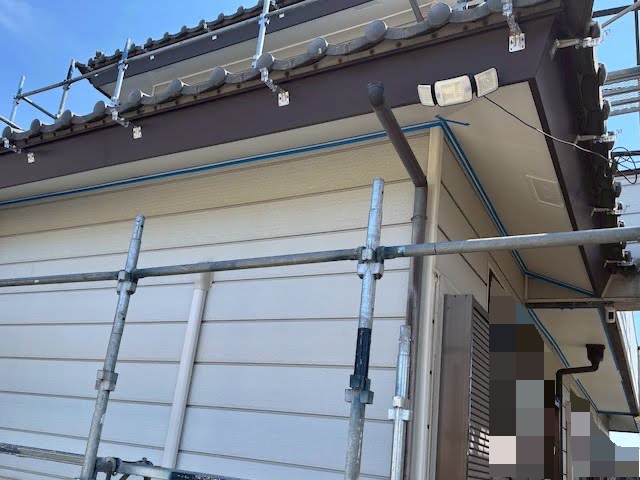 結城市　軒天にガルバリウム板金を増し張り施工　施工後の写真