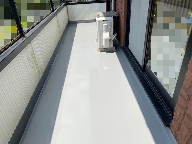 小山市　築30年のベランダ防水工事　ウレタン防水材サラセーヌ施工後の写真