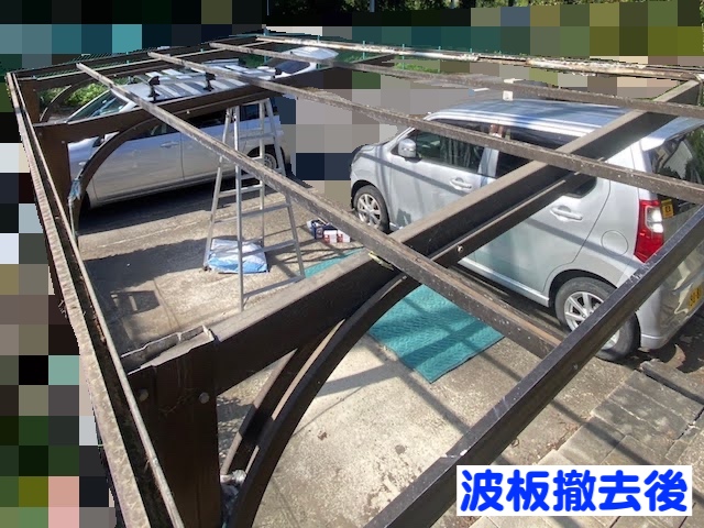 栃木市　経年ではがれたカーポート屋根交換　既存波板撤去作後の写真