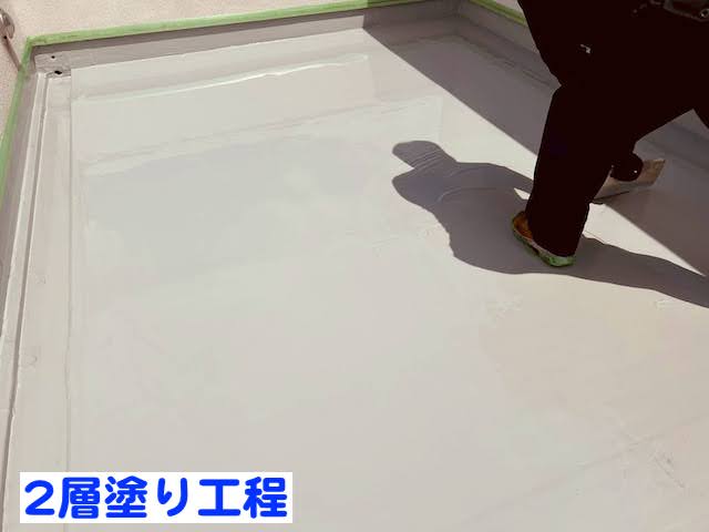 古河市　ウレタン防水工事　シーカジャパンＤＳカラーゼロ2層塗り作業の写真