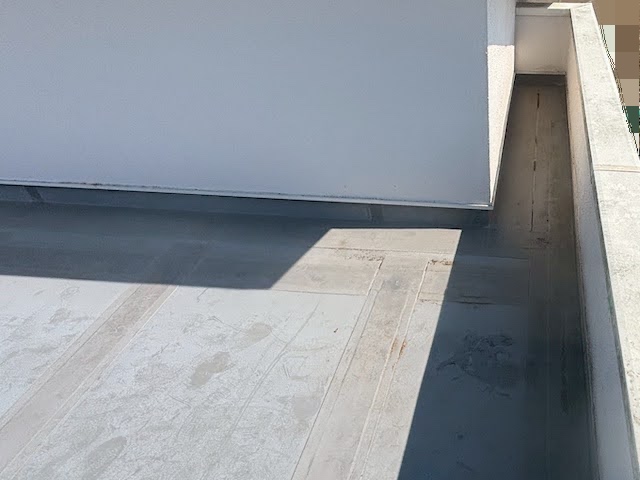 古河市　絶縁工法によるウレタン塗膜防水　施工前の写真