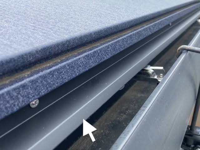 小山市　雨樋に上手く雨水が落ちないご相談　オリジナル板金を増設後の写真