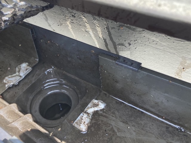 真岡市　落ち葉で詰まった雨どいを清掃　作業後の写真