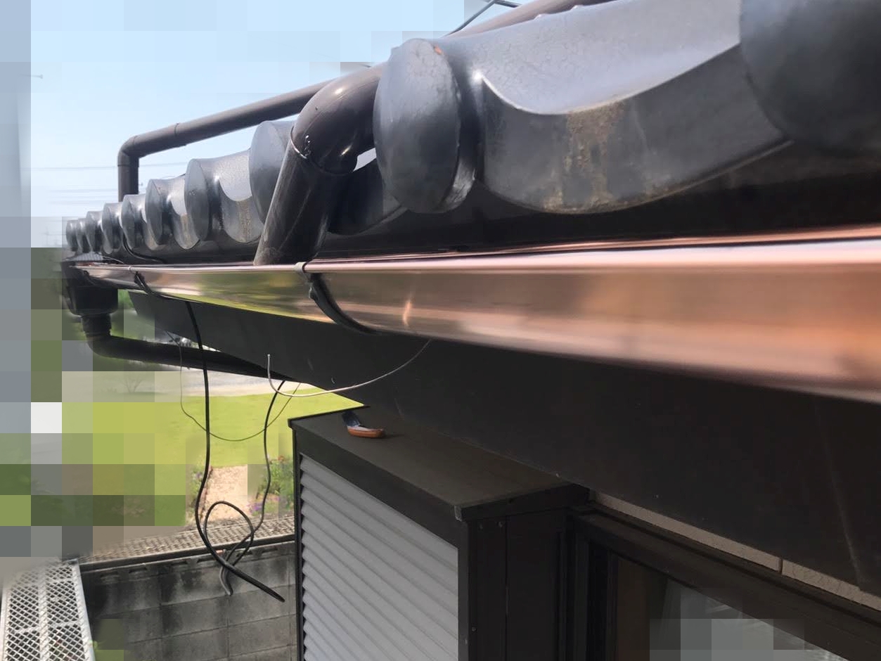 ゆがみのない強固な軒樋に生まれ変わりました