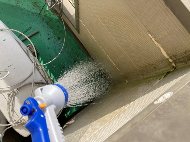 軽微な不具合による漏水の場合、散水調査は時間がかかる場合も