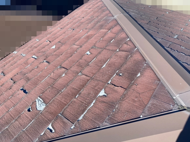 劣化が進行している屋根