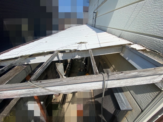 テラスとカーポート波板　同時張り替え工事前