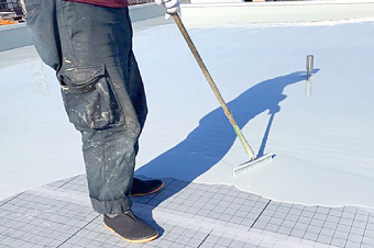 均一に塗られていくウレタン塗料